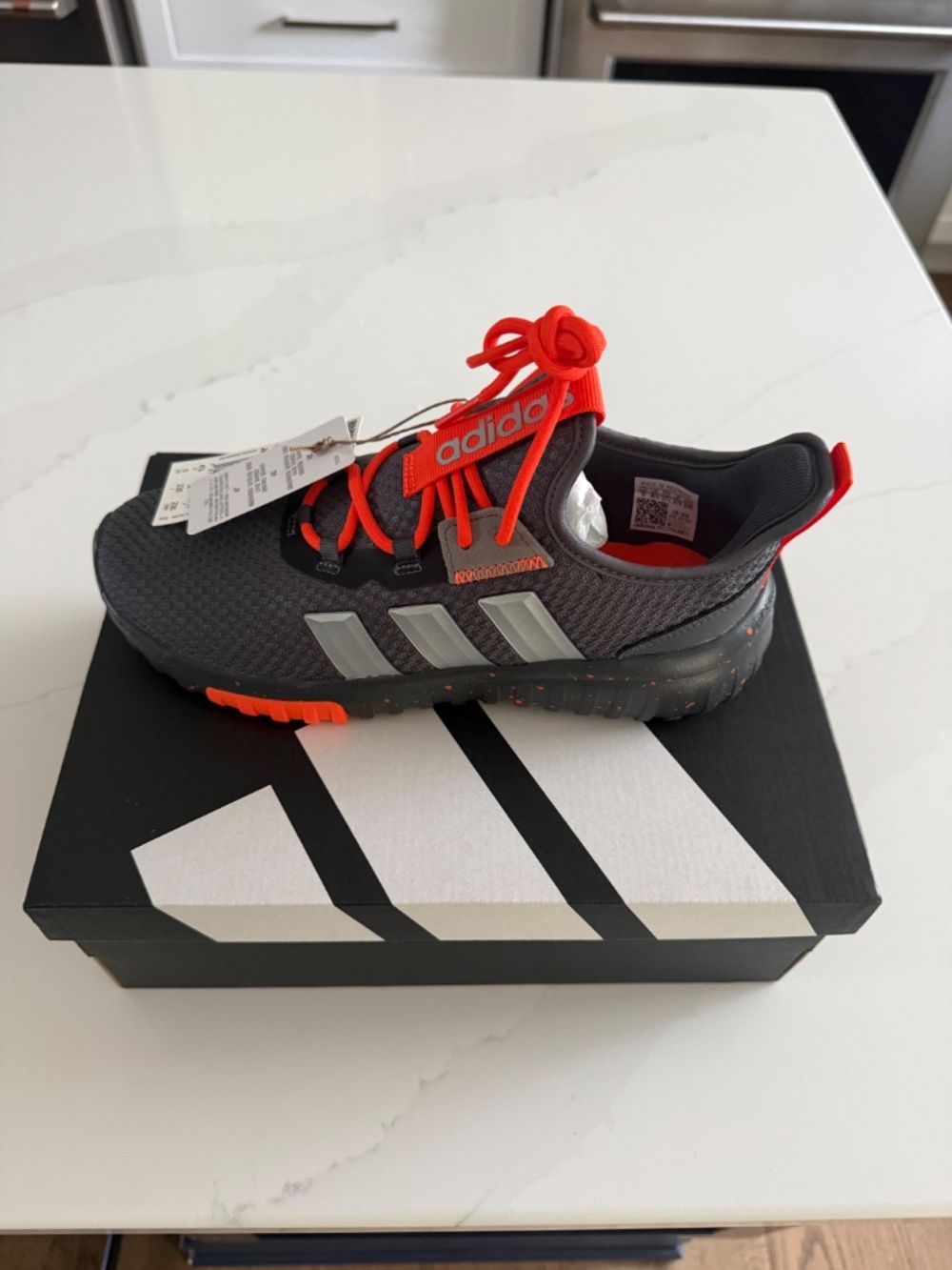 Adidas- Kaptir 4.0 Y5- NEW